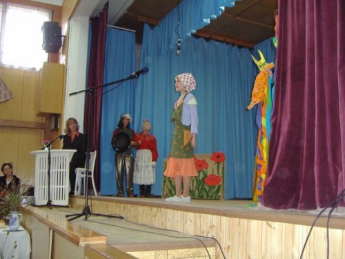 Hraje celá dědina aneb S veselou myslí na nesmysly. - 18.3.2006